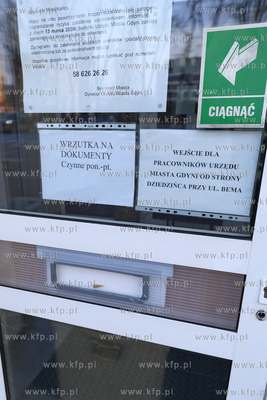 Gdynia. Urząd Miasta. W związku z zagrożeniem epidemicznym...