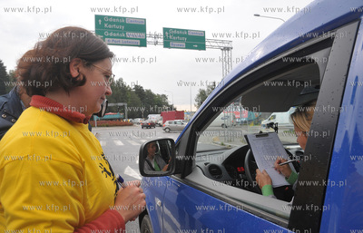 Mieszkancy Trojmiasta walcza o budowe drogi, ktora...