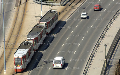 Gdansk. Widok z wiezowca zieleniak na wiadukt Blednik,.21.04.2008...