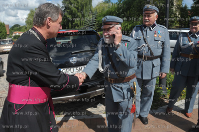 Zukowo na Kaszubach. Plac przed kosciolem sw. Jana...