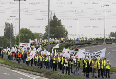 Gdansk. Demonstracja ponad 3 tys. zwiazkowcow z Grupy...
