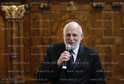 Gdansk. Dwor Artusa. Konferencja poswiecona 145-leciu...