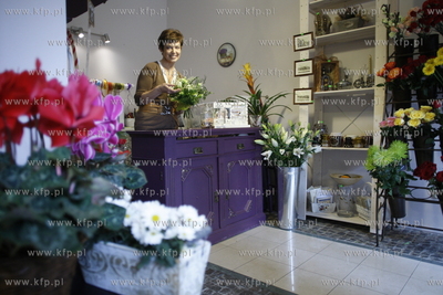 Magda Masny w swojej kwiaciarni Rosamelia w Sopocie.
03.11.2010
fot....