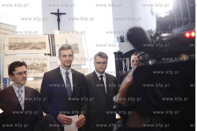 Gdansk. Galeria Mariacka. Konferencja prasowa Pawla...