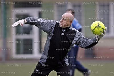 Gdansk. Boisko przy ul. Traugutta.  Sylwestrowy mecz...
