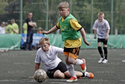 Gdansk Zaspa. Pilkarski turniej dzikich druzyn Do przerwy...