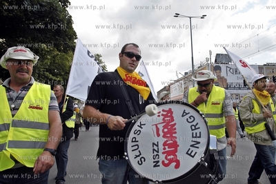 Gdansk. Demonstracja pracownikow firmy energetycznej...