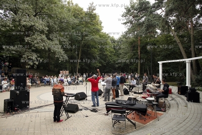 Park Brzeznienski im. Jana Jerzego Haffnera.  Kolejna...