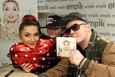 Galeria Baltycka w Gdansku. Promocja nowej plyty Donotana...