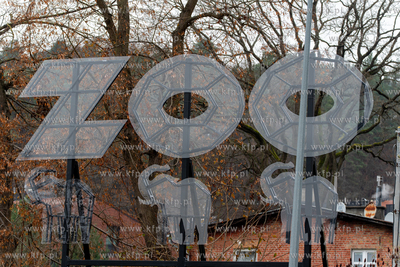 Oliwa. Nowy drogowskaz przy ul. Spacerowej w pobliżu...