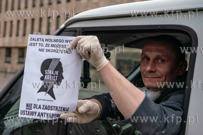 STOP Barbarzyńcom!  Mobilny protest w Gdańsku przeciwko...