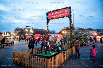 Gdansk. Targ Weglowy. Szesnasty Jarmark Bozonarodzeniowy...