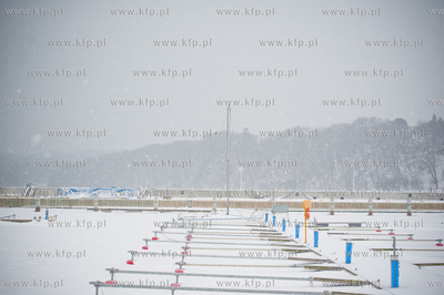 Gdynia. Zima w porcie jachtowym. Niskie temperatury...