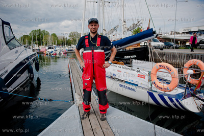 Gdynia. Port Jachtowy. Basen Zaruskiego. Zeglarz Maciej...