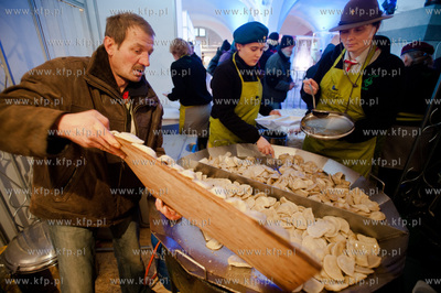 Gdansk. Wielka Zbrojownia. XVIII Wigilia dla ubogich,...