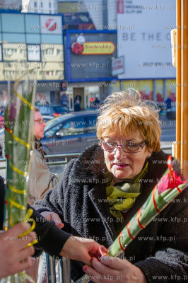 Gdansk. Dzien kobiet w zabytkowym tramwaju 105 N z...