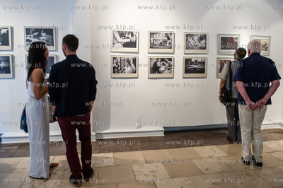 Gdansk. Nadbaltyckie Centrum Kultury. Uroczystosc wreczenia...