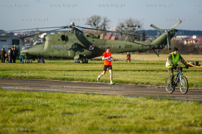 49 Baza Lotnicza w Pruszczu Gdańskim. Bieg Niepodległości.
12.11.2016
fot....