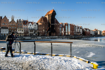 Gdańsk. Mroźny, słoneczny, zimowy dzień. Minusowe...