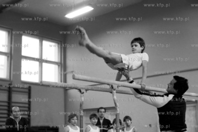 Trening młodej drużyny gimnastyków AZS WSWF w Gdańsku...